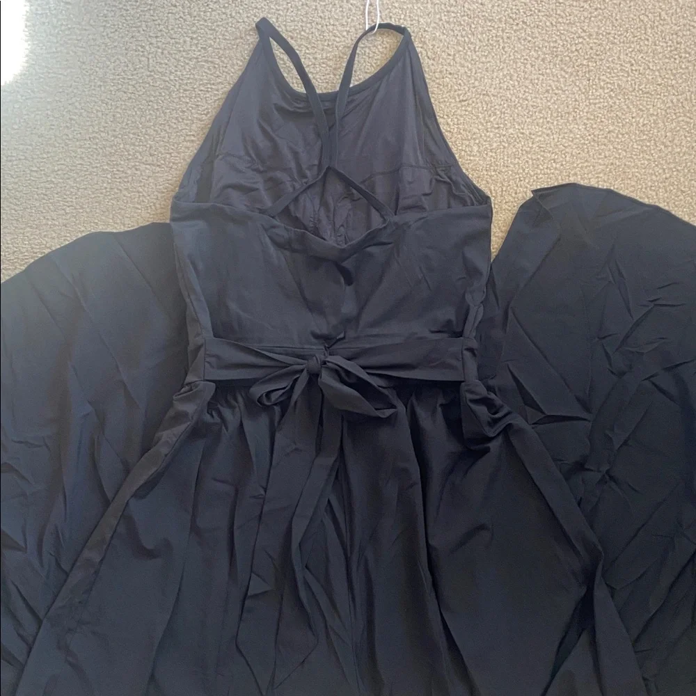 XLARGE.  HALARA BREEZEFUL BACKLESS SPLIT LEG TIE JUMPSUIT - Picture 7 of 9
